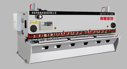 离合器在闸式剪板机中发挥什么作用?